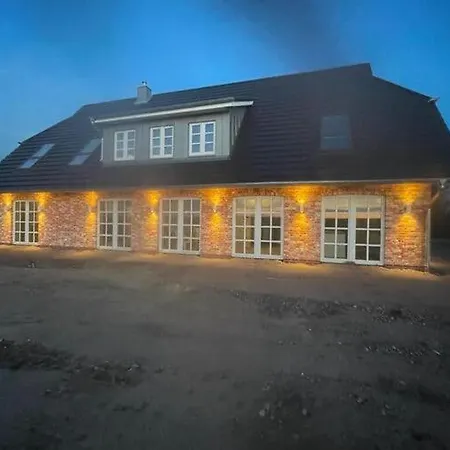 Semi-detached House In Ideal For Families Feriehus