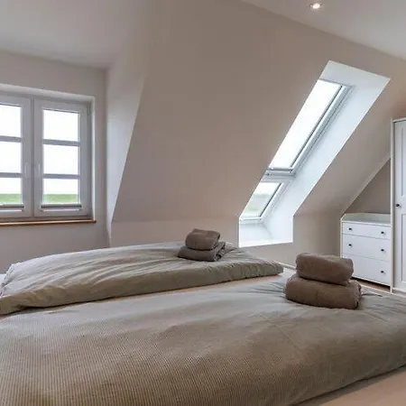 Semi-detached House In Ideal For Families *