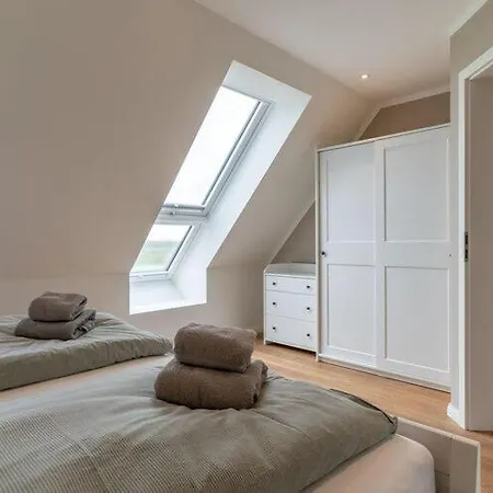 Semi-detached House In Ideal For Families 度假居