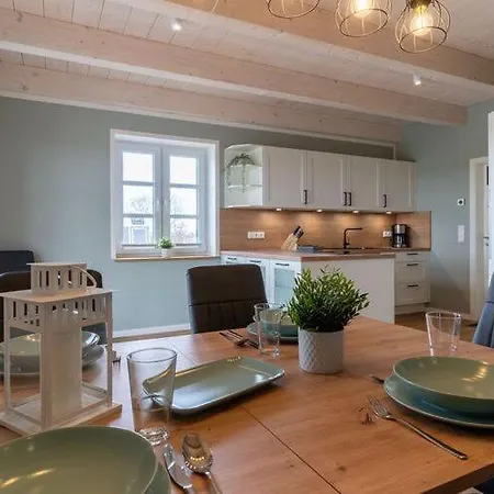 Feriehus Semi-detached House In Ideal For Families Karolinenkoog